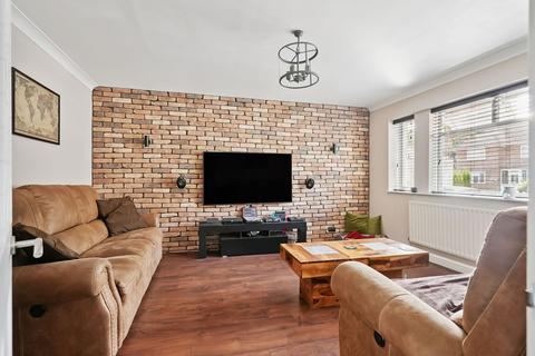 2 bedroom maisonette for sale, Collier Close, Epsom, KT19