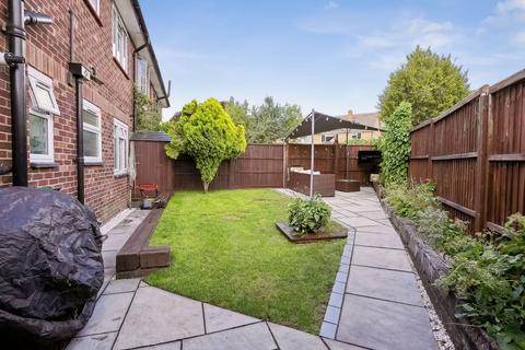 2 bedroom maisonette for sale, Collier Close, Epsom, KT19