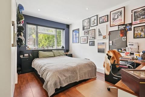2 bedroom maisonette for sale, Collier Close, Epsom, KT19