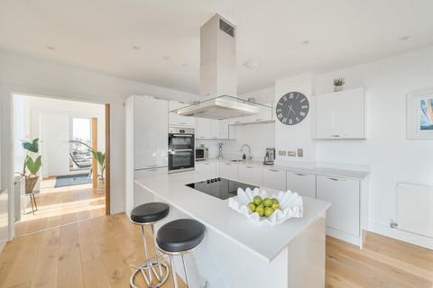 3 bedroom penthouse for sale, Maritime Walk, Ocean Village, Southampton, Hampshire, SO14
