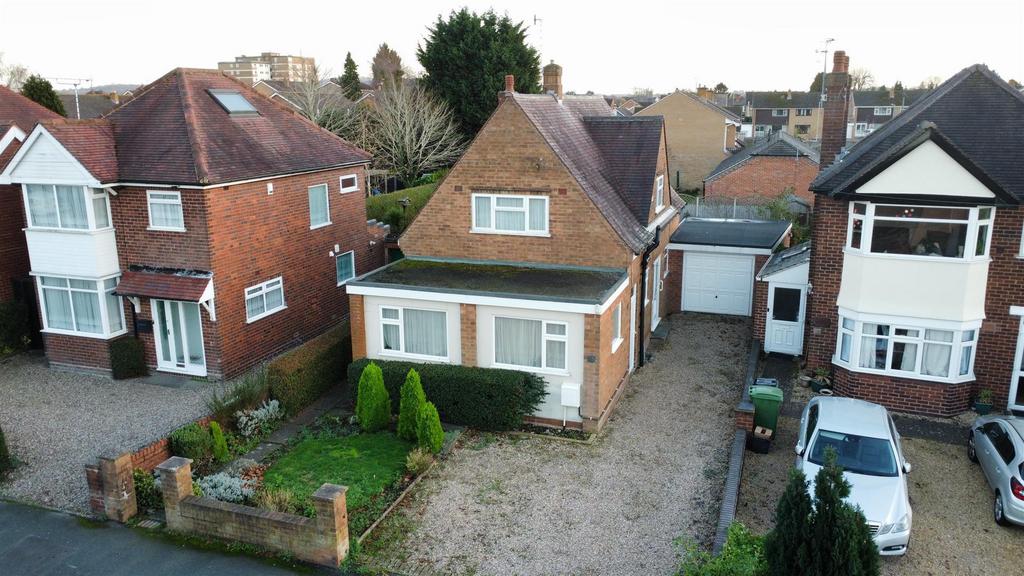 Wentworth Road Wollaston 1.jpg