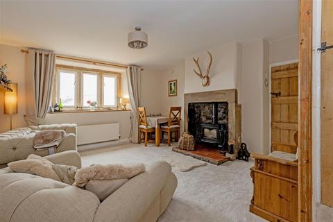 3 bedroom end of terrace house for sale, Cressbrook, Buxton