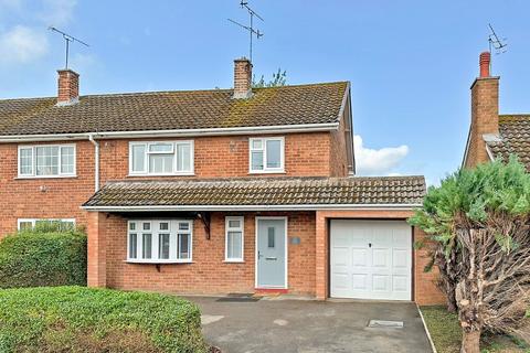 10 Dickinson Road, Wombourne, Wolverhampton, WV5 0NG