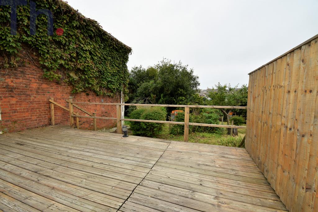 Bungalow 1 Decked Area