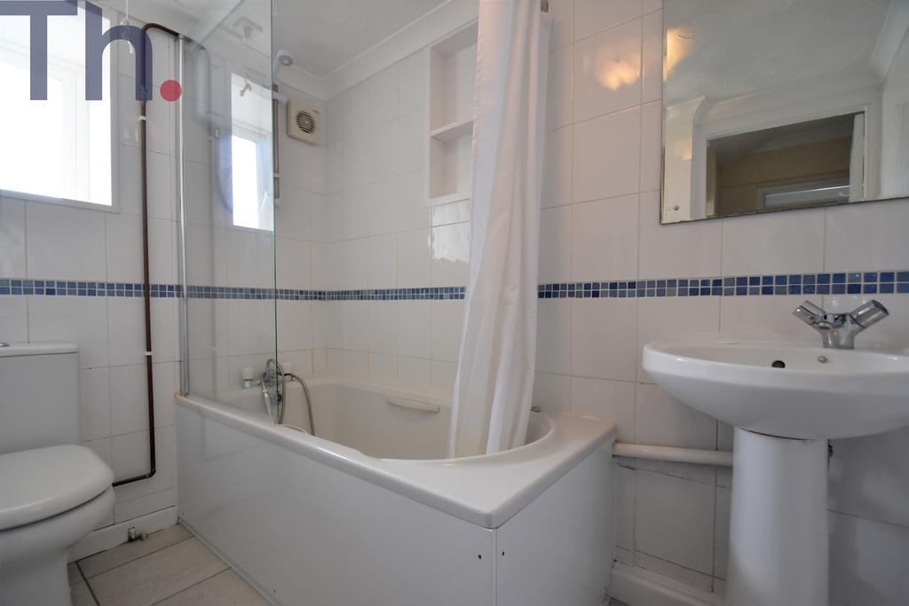 Bungalow 1 Bathroom