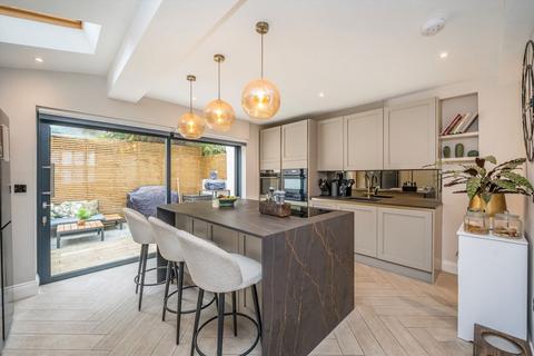 5 bedroom house for sale, Wadham Road, London SW15
