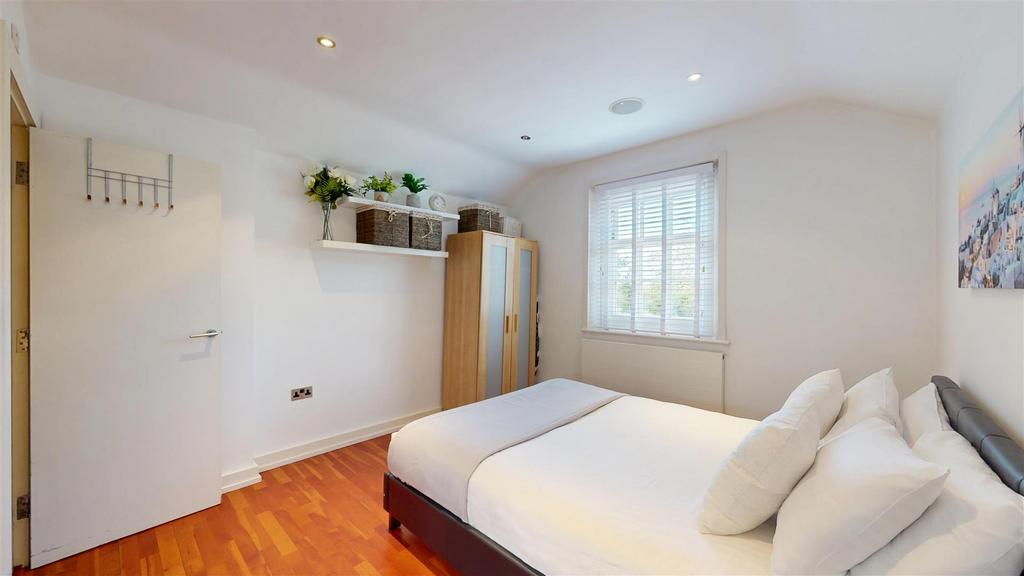 The Woodlands, Flat 7 Bedroom One 1.jpg