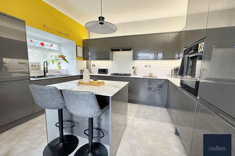4 bedroom detached house for sale, High Street, Tonyrefail, CF39