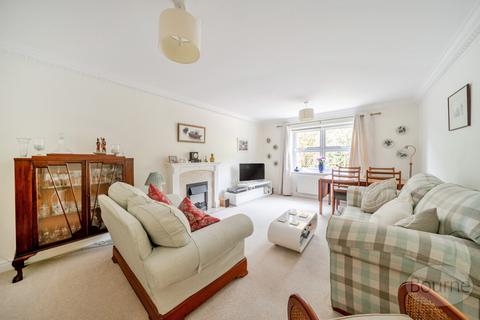 2 bedroom apartment for sale, Frensham Road, Lower Bourne, Farnham, Surrey, GU10
