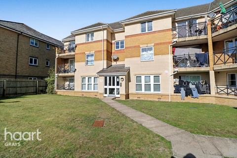 3 bedroom flat for sale, Sewell Close, Grays