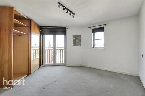 3 bedroom flat for sale, Sewell Close, Grays