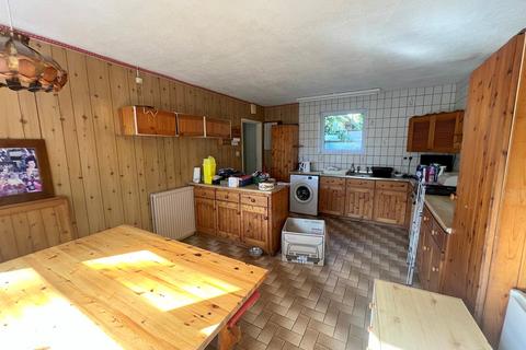 undefined, Silver Street, Hordle, Lymington, Hampshire. SO41 0FN