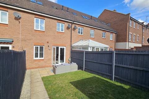 3 bedroom townhouse for sale, Tees Court, Bingham