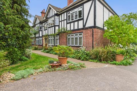 undefined, Greytiles, Teddington