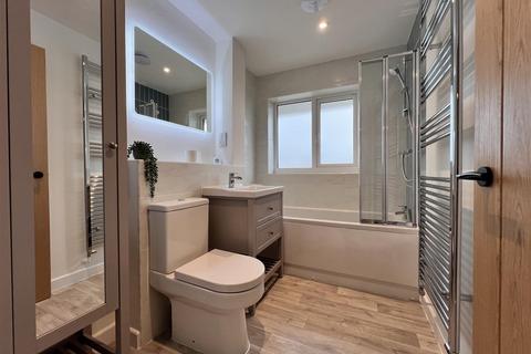 3 bedroom end of terrace house for sale, Hinton Road, Carisbrooke