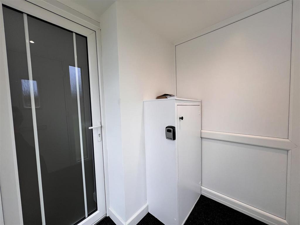 Entrance Porch: