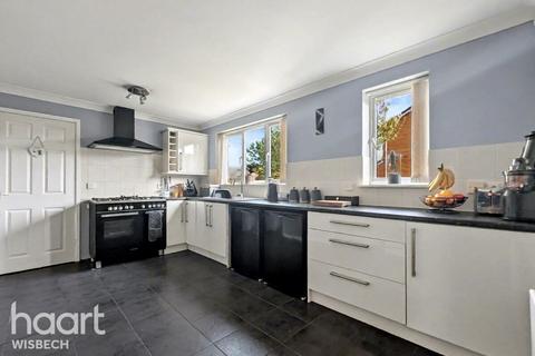 4 bedroom detached house for sale, Coppins Court, Wisbech