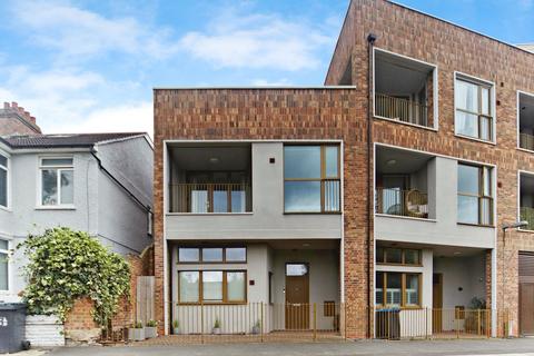 3 bedroom maisonette for sale, Ridge Road, Mitcham CR4