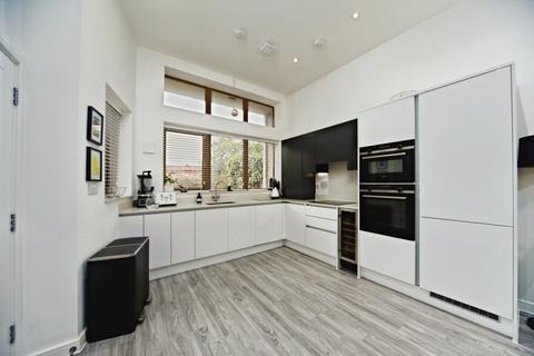 3 bedroom maisonette for sale, Ridge Road, Mitcham CR4