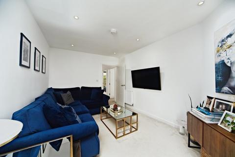 1b Ridge Road, Mitcham, CR4 2ET