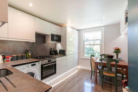 Bloemfontein Road, Shepherd's Bush, London, W12