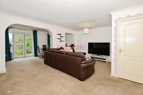 14 Archers Close, Calmore, Southampton, SO40 2TJ