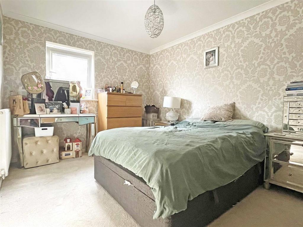 Bed1a.jpg