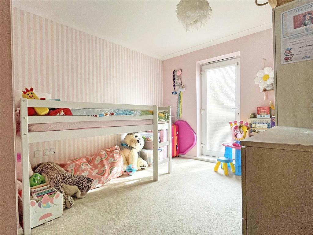 Bed2a.jpg