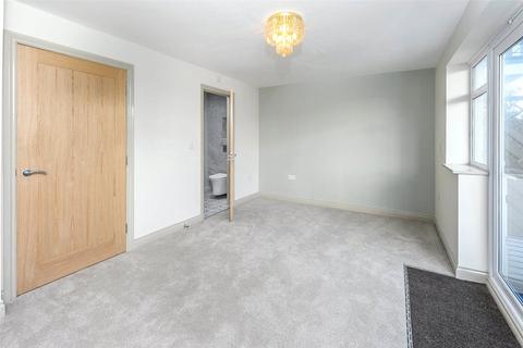 3 bedroom end of terrace house to rent, Moor Road North, Gosforth, Newcastle Upon Tyne, NE3