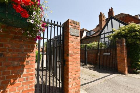 2 bedroom flat to rent, Brakspear Mews,  Henley On Thames,  RG9