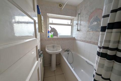 undefined, Warley Avenue, Hayes, Greater London, UB4
