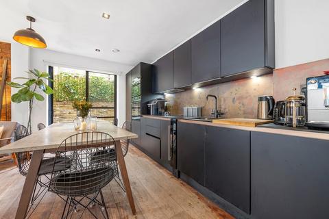 1 bedroom flat for sale, Old Town, SW4