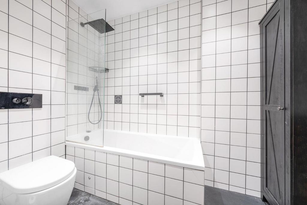 Bathroom.JPG