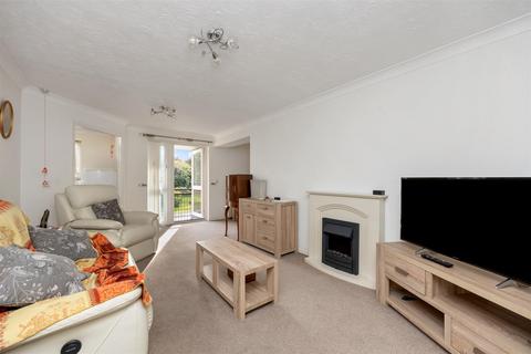 1 bedroom retirement property for sale, London Road, Patcham, Brighton