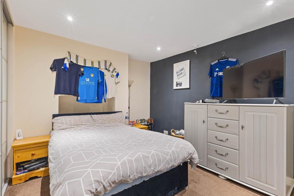 Bedroom (Apt 1)
