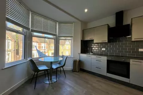Studio to rent – pohled 4