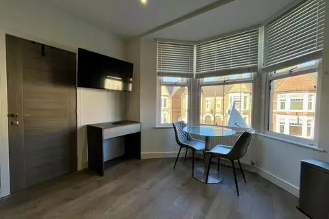 Studio to rent – pohled 5