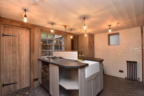 4 bedroom semi-detached house for sale, Tackleway, Hastings