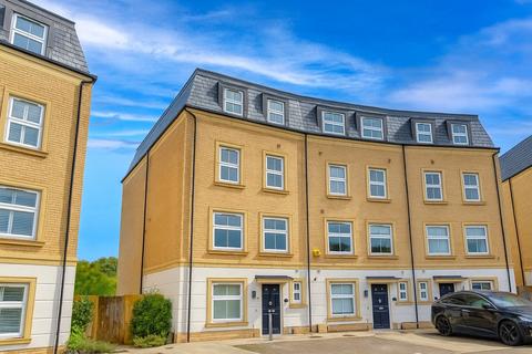 5 bedroom end of terrace house to rent, Waterfront Crescent, Camberley GU16
