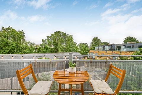 2 bedroom flat for sale, Earlsfield Road, Earlsfield, London, SW18