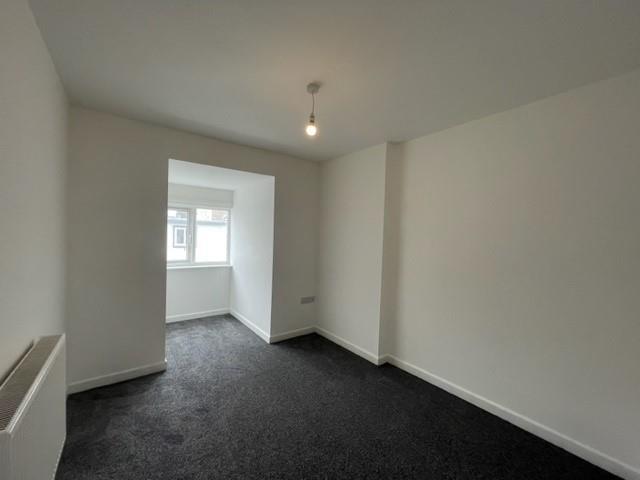 Bedroom 2 flat 2 (2).jpg