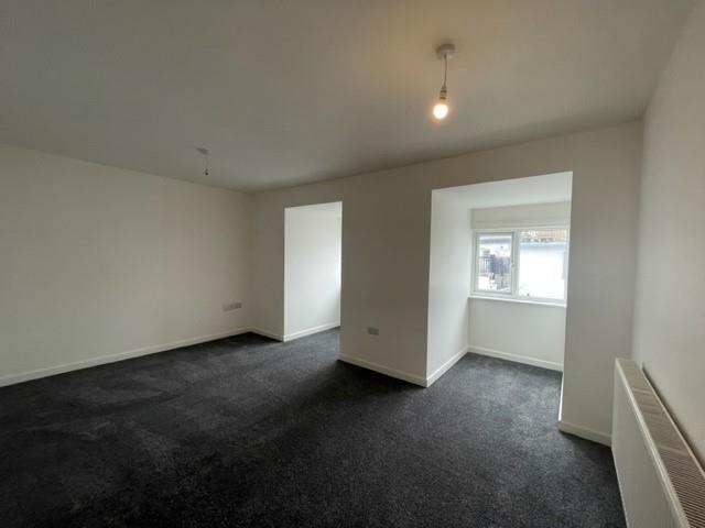 Kitchen flat 2 (2).jpg