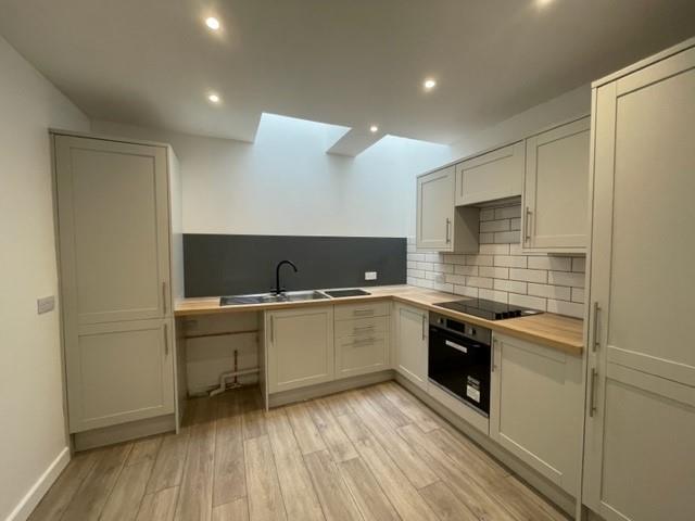 Kitchen flat 2 (1).jpg