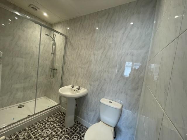En-suite flat 2.jpg