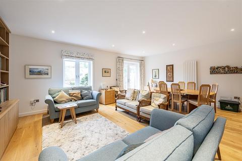 undefined, Gibbs Close, Harpenden