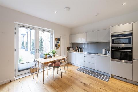 3 bedroom terraced house for sale, Gibbs Close, Harpenden