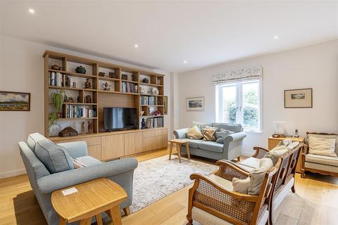 3 bedroom terraced house for sale, Gibbs Close, Harpenden