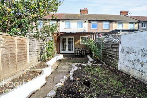 3 bedroom terraced house for sale, Oval Road South, Dagenham