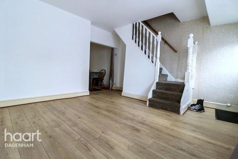 3 bedroom terraced house for sale, Oval Road South, Dagenham