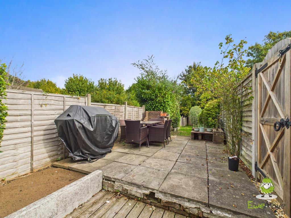 Ewe Move Estate Agents Basingstoke - Upper Sherbour